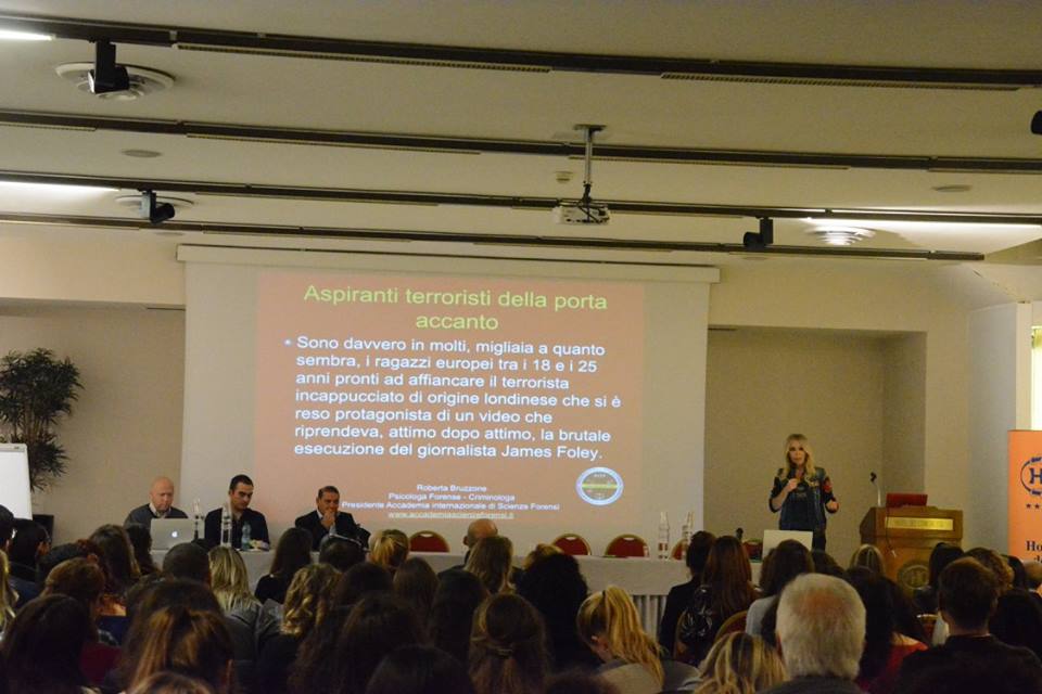 corso psicologia criminale roma con roberta bruzzone